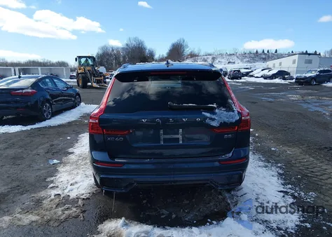 2024 Volvo Xc60 B5 Plus Dark Theme z USA, uszkodzony, nr VIN YV4L12RL5R1814913